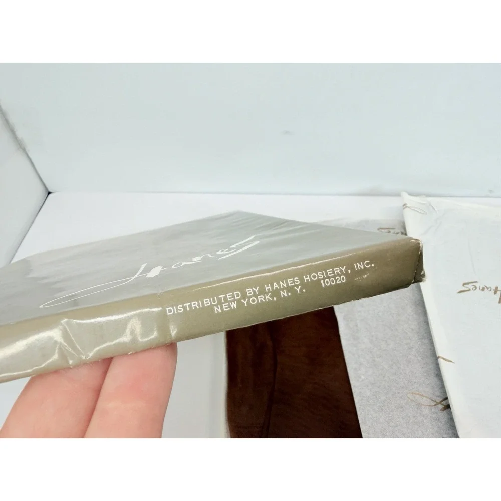 Hanes 530 M Walking Sheer Vintage Nylon Stockings 10M 2 Pairs South Pacific .
